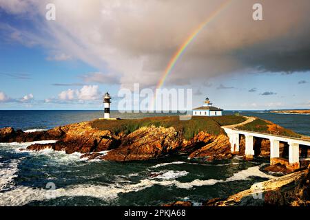 Arc-en-ciel, Phare d'Illa Pancha, Ribadeo, Galice, Espagne Banque D'Images