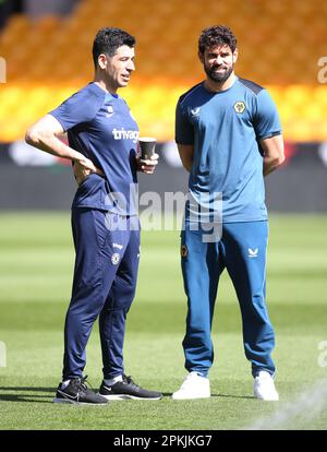 Wolverhampton Wanderers Diego Costa (à droite) avant le match de la Premier League au stade Molineux, Wolverhampton. Date de la photo: Samedi 8 avril 2023. Banque D'Images