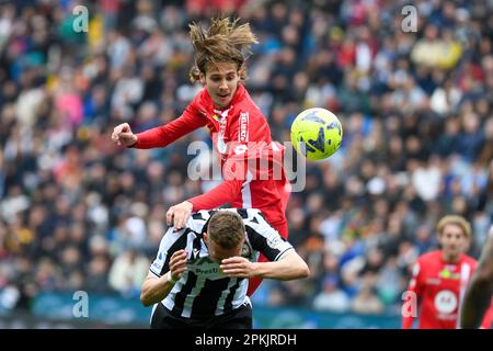 Andrea Colpani (AC Monza) pendant le championnat italien série Un match de football entre Udinese Calcio et AC Monza sur 8 avril 2023 au Stadio Friuli à Udine, Italie - photo Luca Rossini / E-Mage crédit: Luca Rossini / E-Mage / Alamy Live News Banque D'Images