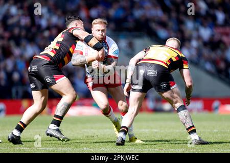 Leigh Leopards Oliver Holmes est attaqué en ring le match de la Super League au Leigh Sports Village. Date de la photo: Samedi 8 avril 2023. Banque D'Images