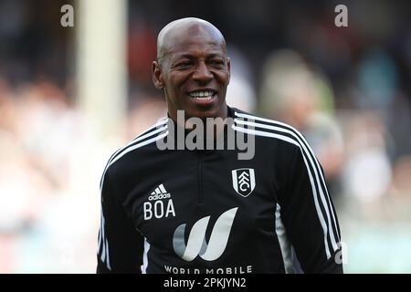 Craven Cottage, Fulham, Londres, Royaume-Uni. 8th avril 2023. Premier League football, Fulham versus West Ham United ; Luis Boa Morte, assistant Manager de Fulham, sort pour le début du match crédit : action plus Sports/Alay Live News Banque D'Images