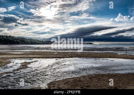 Plage Plage du RIS à la ville de Douarnenez sur la côte Atlantique du Finistère en Bretagne, France Banque D'Images