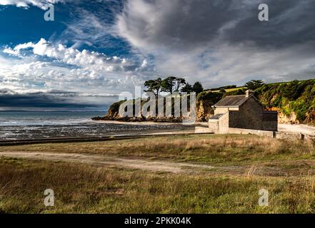 Plage Plage du RIS à la ville de Douarnenez sur la côte Atlantique du Finistère en Bretagne, France Banque D'Images