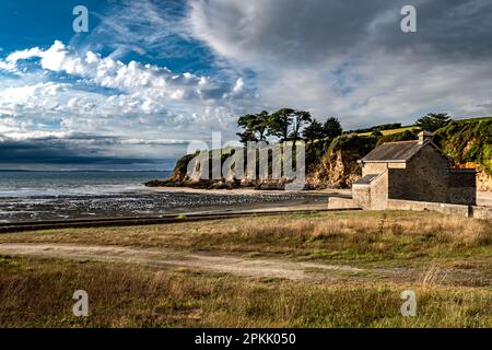 Plage Plage du RIS à la ville de Douarnenez sur la côte Atlantique du Finistère en Bretagne, France Banque D'Images