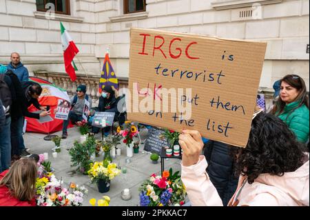 Londres, Royaume-Uni. 8 avril 2023. Manifestation en faveur du journaliste et activiste britannique-iranien Vahid Beheshti le 45 jour de la grève de la faim devant le Bureau des affaires étrangères, du Commonwealth et du développement à Westminster. Credit: Andrea Domeniconi/Alay Live News Banque D'Images