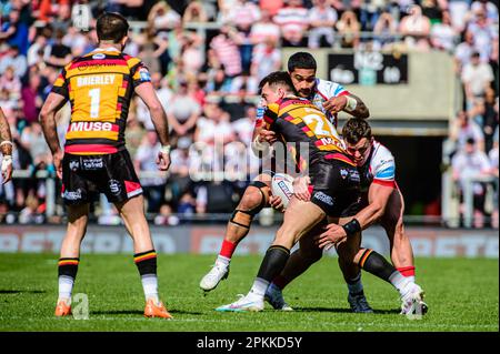 James Greenwood de Salford Red Devils est affronté lors du match de la Betfred Super League entre Leigh Leopards et Salford Red Devils au Leigh Sport Stadium, à Leigh, le samedi 8th avril 2023. (Photo : Ian Charles | INFORMATIONS MI) Credit: INFORMATIONS MI & Sport /Alamy Live News Banque D'Images