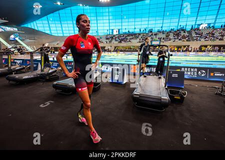 Grace Norman aux États-Unis après sa course de triathlon Para pendant le triathlon des Jeux de l'arène au parc olympique Queen Elizabeth, Londres. Banque D'Images