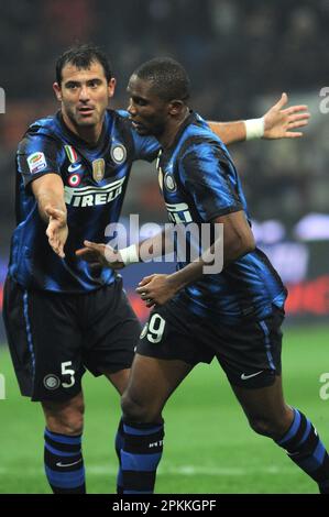 Milan, Italie, 15/01/2011 : Samuel ETO’o et Dejan Stanković pendant le match Inter Bologna Banque D'Images