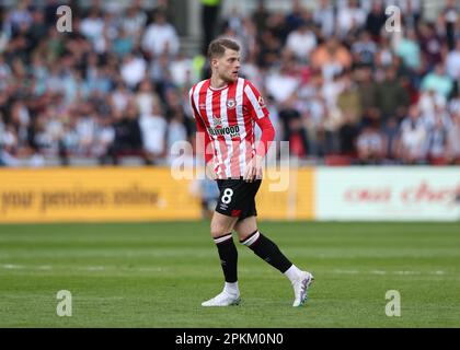 8th avril 2023 ; Gtech Community Stadium, Brentford, Londres, Angleterre ; Premier League football, Brentford versus Newcastle United ; Mathias Jensen de Brentford Banque D'Images