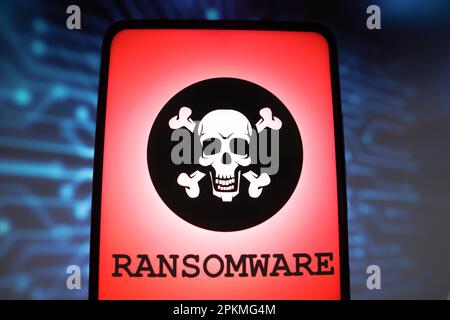 Brésil. 8th avril 2023. Dans cette illustration, la représentation d'un ransomware s'affiche sur l'écran d'un smartphone. Ransomware est un type de détournement de données personnelles malware. (Credit image: © Rafael Henrique/SOPA Images via ZUMA Press Wire) USAGE ÉDITORIAL SEULEMENT! Non destiné À un usage commercial ! Banque D'Images