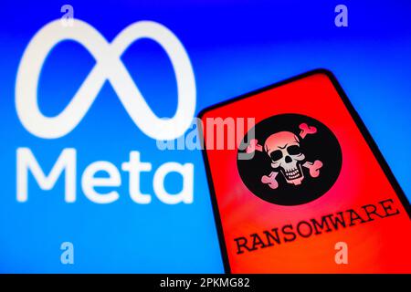 Brésil. 8th avril 2023. Dans cette illustration, la représentation d'un ransomware est affichée sur l'écran d'un smartphone avec un logo Meta en arrière-plan. (Credit image: © Rafael Henrique/SOPA Images via ZUMA Press Wire) USAGE ÉDITORIAL SEULEMENT! Non destiné À un usage commercial ! Banque D'Images