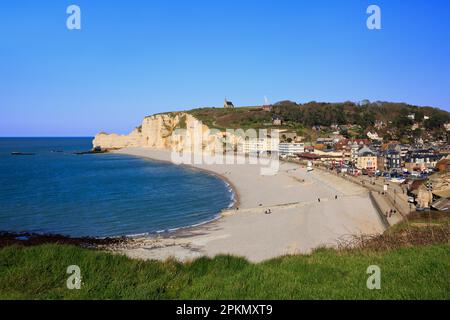 La porte d'Amont (falaise d'Amont) à Etretat (Seine-Maritime), Normandie, France Banque D'Images