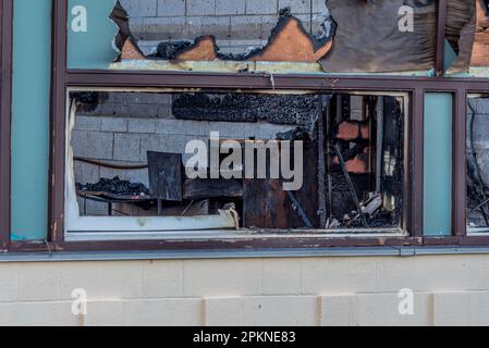 Stewart Valley, SK, Canada- 28 août 2022 : les ruines de l'école Stewart Valley après un coup de foudre ont causé un incendie Banque D'Images