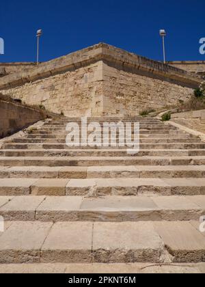 Gżira, Malte - Mai 2021: Fort Manoel est un fort étoile sur l'île Manoel. Il a été construit au 18th siècle par l'ordre de Saint-Jean. Le fort est un examen Banque D'Images
