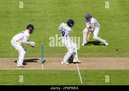 LONDRES, ROYAUME-UNI. 09 avril 2023. R. Higgins de Middlesex (au centre) pendant LV=Insurance County Championship Middlesex v Essex le jour 4 au terrain de cricket de Lord's le dimanche, 09 avril 2023 à LONDRES, EN ANGLETERRE. Credit: Taka Wu/Alay Live News Banque D'Images