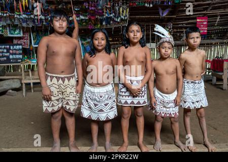 Les Bora sont une tribu indigène de l'Amazonie péruvienne Banque D'Images