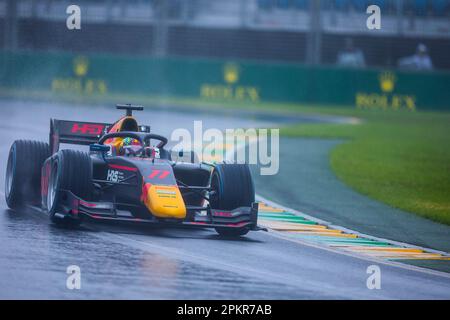 Ayumu Iwasa du Japon pilotant les BARRAGES (11) en F2 se qualifiant au Grand Prix australien de Formule 1. Banque D'Images