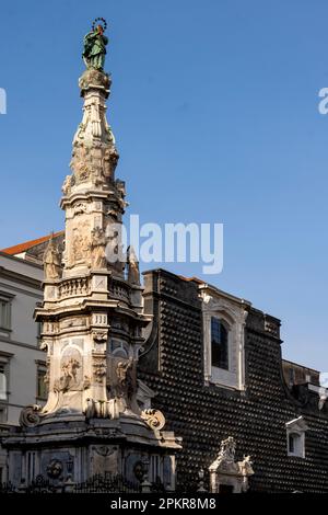 Italie, Neapel, Piazza Gesu Nuovo, Guglia dell’Immacolata (Mariensäule) Banque D'Images