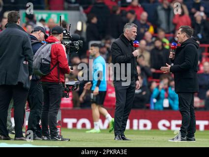 Liverpool, Royaume-Uni. 9th avril 2023. Les anciens joueurs et rivaux Jamie Carragher et Gary Neville sont désormais des experts DE SKY Sports diffusés sur le terrain avant le match de la Premier League à Anfield, Liverpool. Le crédit photo devrait se lire: Andrew Yates/Sportimage crédit: Sportimage/Alay Live News Banque D'Images