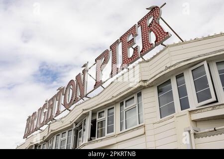 Brighton, royaume-uni, 23, août 2022 Brighton Palace Pier Sign, East Sussex, Angleterre, Royaume-Uni, Europe Banque D'Images
