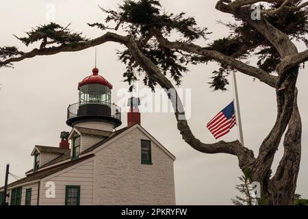 Phare de point Pinos dans Pacific a grove, Californie Banque D'Images