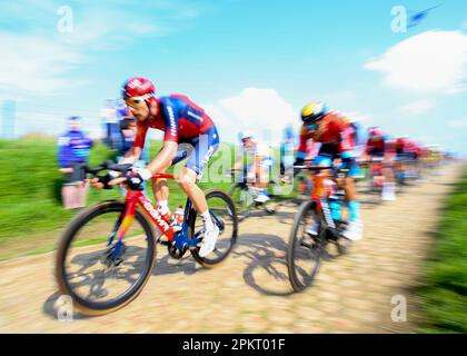 Compeigne, Roubaix, France. 9th avril 2023. Luke Rowe, INEOS Grenadiers dans l'édition 120th de Paris Roubaix, France, 9th avril 2023, Credit:Chris Wallis/Goding Images/Alay Live News Banque D'Images