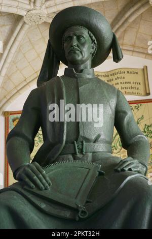 Henrique du Portugal, connu sous le nom de Henry the Navigator (1394-1460). Infante de Portugal. 1st Duc de Viseu. Sculpture du sculpteur portugais Leopoldo de Almeida (1898-1975), 1960. Détails. Musée maritime. Lisbonne, Portugal. Auteur: Leopoldo de Almeida (1898-1975). Sculpteur portugais. Banque D'Images