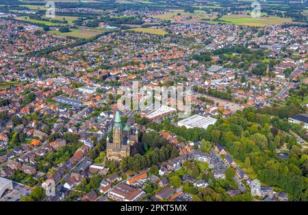 Vue aérienne, St. Église catholique Anthony Basilica dans la ville de Rheine à Rheine, Münsterland, Rhénanie-du-Nord-Westphalie, Allemagne, Münsterland, Lieu de culte, D Banque D'Images