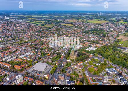 Vue aérienne, St. Église catholique Anthony Basilica dans la ville de Rheine à Rheine, Münsterland, Rhénanie-du-Nord-Westphalie, Allemagne, Münsterland, Lieu de culte, D Banque D'Images