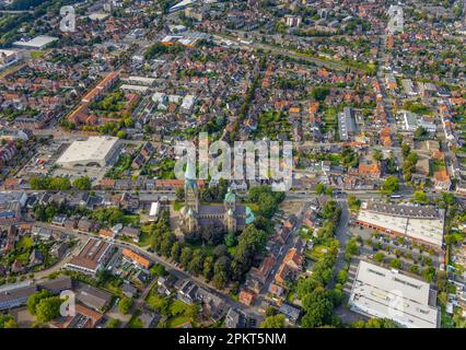 Vue aérienne, St. Église catholique Anthony Basilica dans la ville de Rheine à Rheine, Münsterland, Rhénanie-du-Nord-Westphalie, Allemagne, Münsterland, Lieu de culte, D Banque D'Images