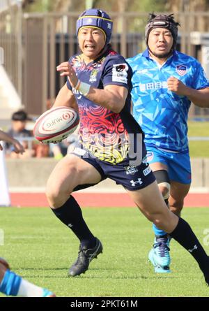 Tokyo, Japon. 9th avril 2023. Urayasu D-Rocks Wing Kai Ishii porte le ballon pendant la Ligue japonaise de rugby une division deux jouer contre Aïchi Toyota Industries Corporation navettes à Tokyo le Sunrday, 9 avril 2023. D-Rocks défait les navettes 31-12. Credit: Yoshio Tsunoda/AFLO/Alay Live News Banque D'Images