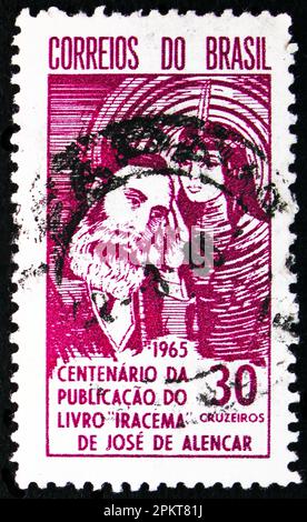 MOSCOU, RUSSIE - 26 MARS 2023 : le timbre-poste imprimé au Brésil montre la publication du livre Iracema - José de Alencar, vers 1965 Banque D'Images