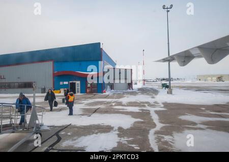 Sur le tarmac à l'aéroport de Churchill, Manitoba, Canada Banque D'Images