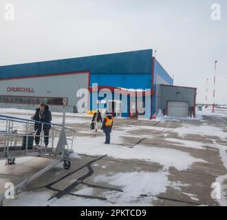 Sur le tarmac à l'aéroport de Churchill, Manitoba, Canada Banque D'Images