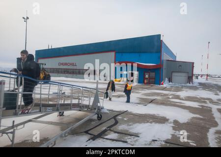 Sur le tarmac à l'aéroport de Churchill, Manitoba, Canada Banque D'Images