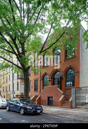 Metropolitan Rod & Gun Club est un club privé situé dans un bâtiment en briques historique du quartier Cobble Hill de Brooklyn. Banque D'Images