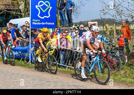 Gruson, France. 09th avril 2023. Greg Van Avermaet de AG2R Citroën Team photographié sur Carrefour de lArbre, le dimanche 9 avril 2023, Gruson, France . Credit: Sportpix / Alamy Live News Banque D'Images