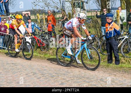 Gruson, France. 09th avril 2023. Greg Van Avermaet de AG2R Citroën Team photographié sur Carrefour de lArbre, le dimanche 9 avril 2023, Gruson, France . Credit: Sportpix / Alamy Live News Banque D'Images