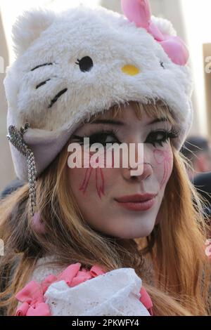 Vereinigte Staaten. 09th avril 2023. Cinquième avenue, New York, États-Unis, 09 avril 2023 - la cinquième avenue est remplie de hauts en couleur costumés et de chapeaux de fête pour la parade de Pâques annuelle et le festival Bonnet. Credit: Giada Papini Rampelotto/EuropaNewswire/dpa/Alay Live News Banque D'Images