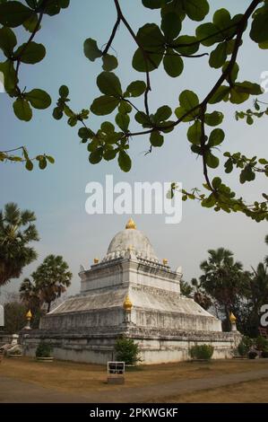 Le Lotus Stupa, également connu sous le nom de 'ce Pathum', est l'une des caractéristiques uniques de Wat Wisounrat est le Watermelon Stupa, connu sous le nom de Makmo. Banque D'Images