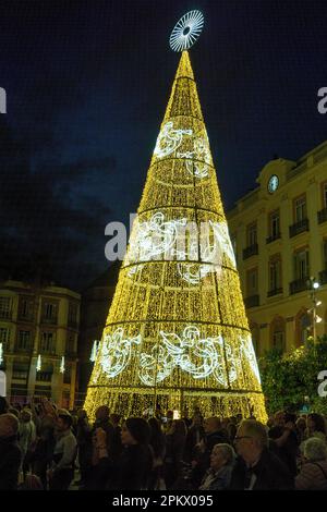 Illuminations de Noël sur la Plaza de la Constitucionine, à côté de la Calle marques de Larios, Malaga, Andalousie, Costa del sol, Espagne, Europe Banque D'Images