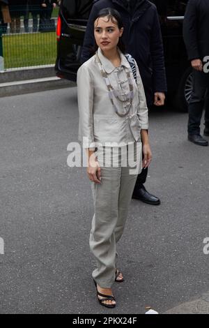 MILAN, ITALIE - 23 FÉVRIER 2023 : Clotilde Esposito avant le spectacle de mode Emporio Armani, Milan Fashion week Street style Banque D'Images