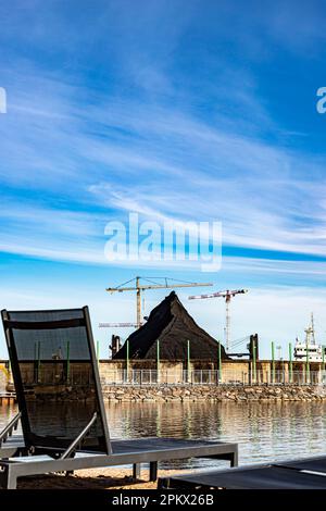 Les derniers vestiges de la pile de charbon de la centrale de cogénération Hanasaari à Helsinki, en Finlande, après la fermeture de la centrale en avril 2023. Banque D'Images