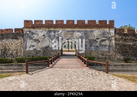 Porte est de la vieille ville de Fongshan, porte de Fongyi, à Kaohsiung, Taïwan Banque D'Images