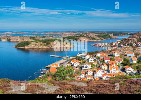 Vue de la ville Fjaellbacka en Suède. Banque D'Images
