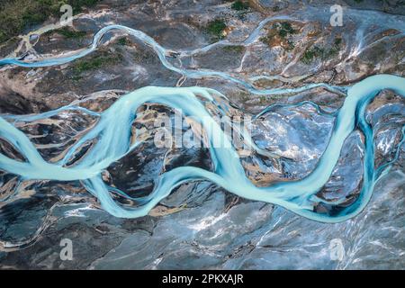 Vue imprenable sur le glacier naturel de l'islande texture du motif de fusion de la rivière en été parmi les hauts plateaux islandais d'Islande Banque D'Images