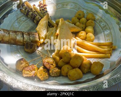La Mamunia, Motril, Grenade, Espagne. Nourriture. Hors-d'œuvre marocains. Banque D'Images
