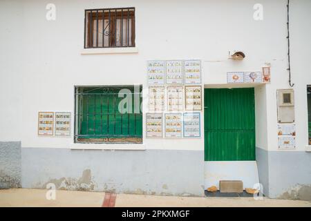Façade de la maison. Aldehuela de Calatañazor, province de Soria, Castilla leon, Espagne. Banque D'Images