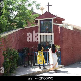 New Delhi, Inde. 9th avril 2023. Prières pendant pâques à l'église mashigarh à New delhi (Credit image: © Indraneel Sen/Pacific Press via ZUMA Press Wire) USAGE ÉDITORIAL SEULEMENT! Non destiné À un usage commercial ! Banque D'Images