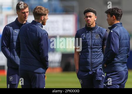 Les joueurs de Blackpool arrivent avant le match de championnat de Sky Bet Luton Town vs Blackpool à Kenilworth Road, Luton, Royaume-Uni, 10th avril 2023 (photo de Gareth Evans/News Images) Banque D'Images